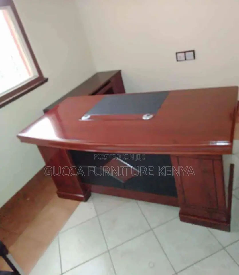 Office Tables: Premier Boss Executive Office Table in 1400mm