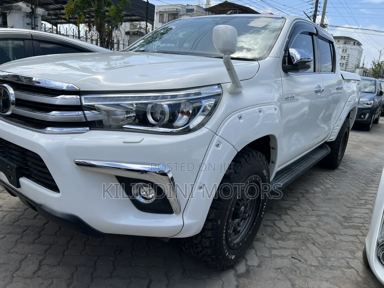 Toyota Hilux 2018 White