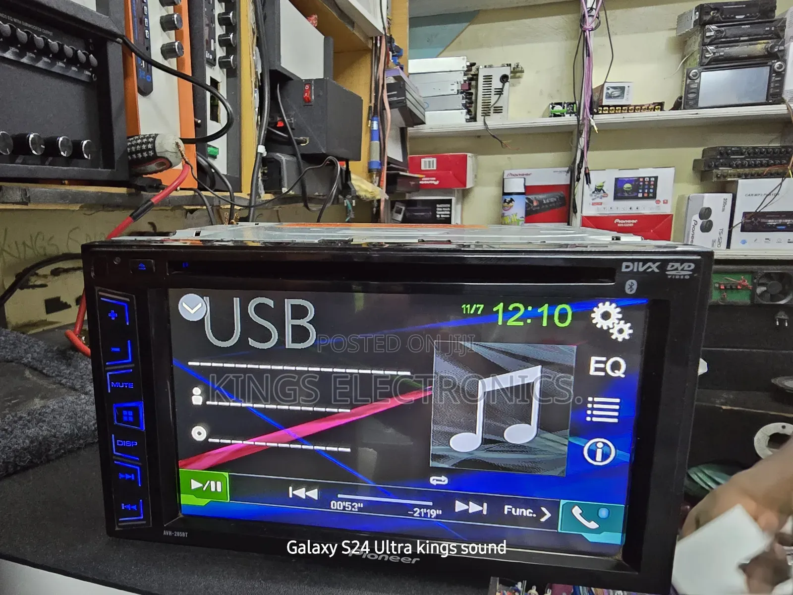 Pionerr AVH 285bt Screen With Mirror Link Option