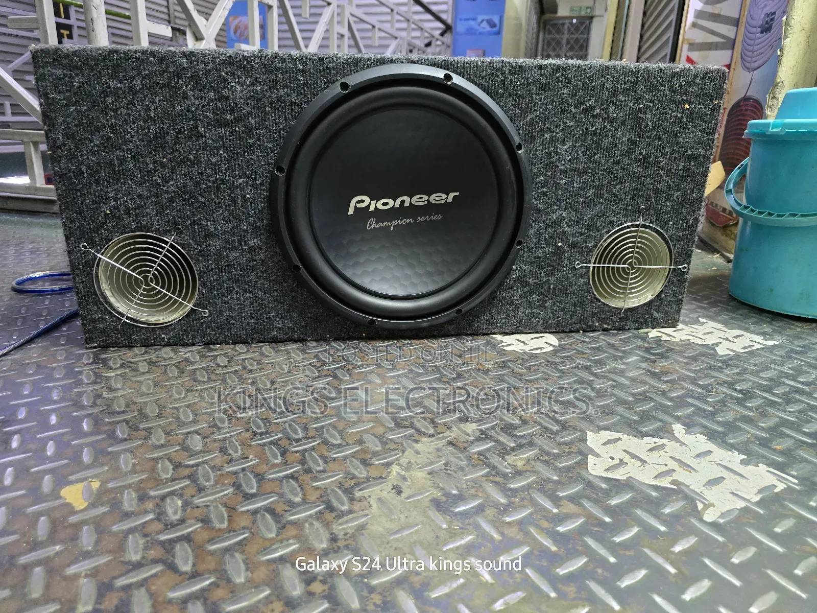 Pioner Bass Speaker 1500watts 400rms.