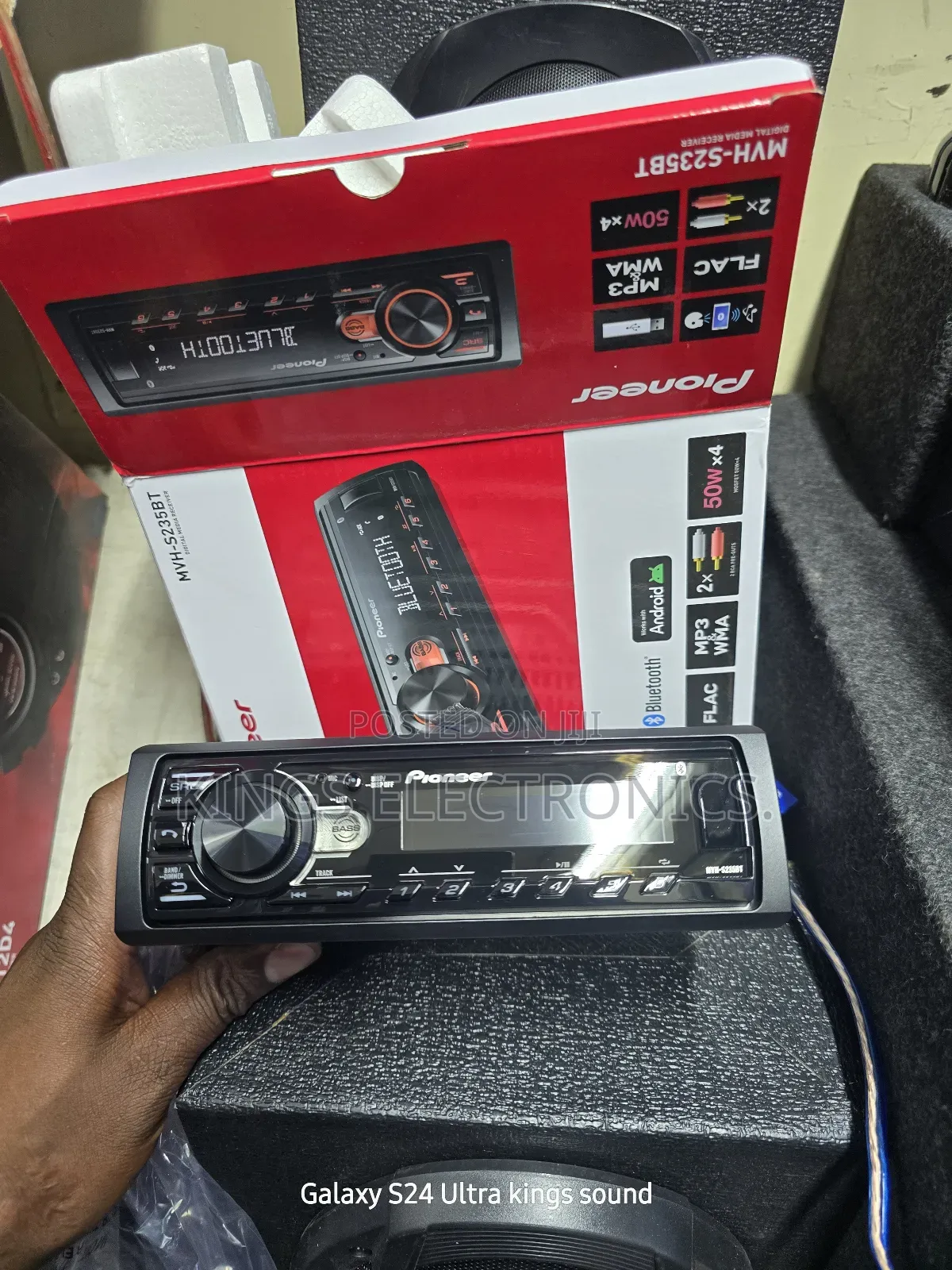 Pioner Radio 215bt