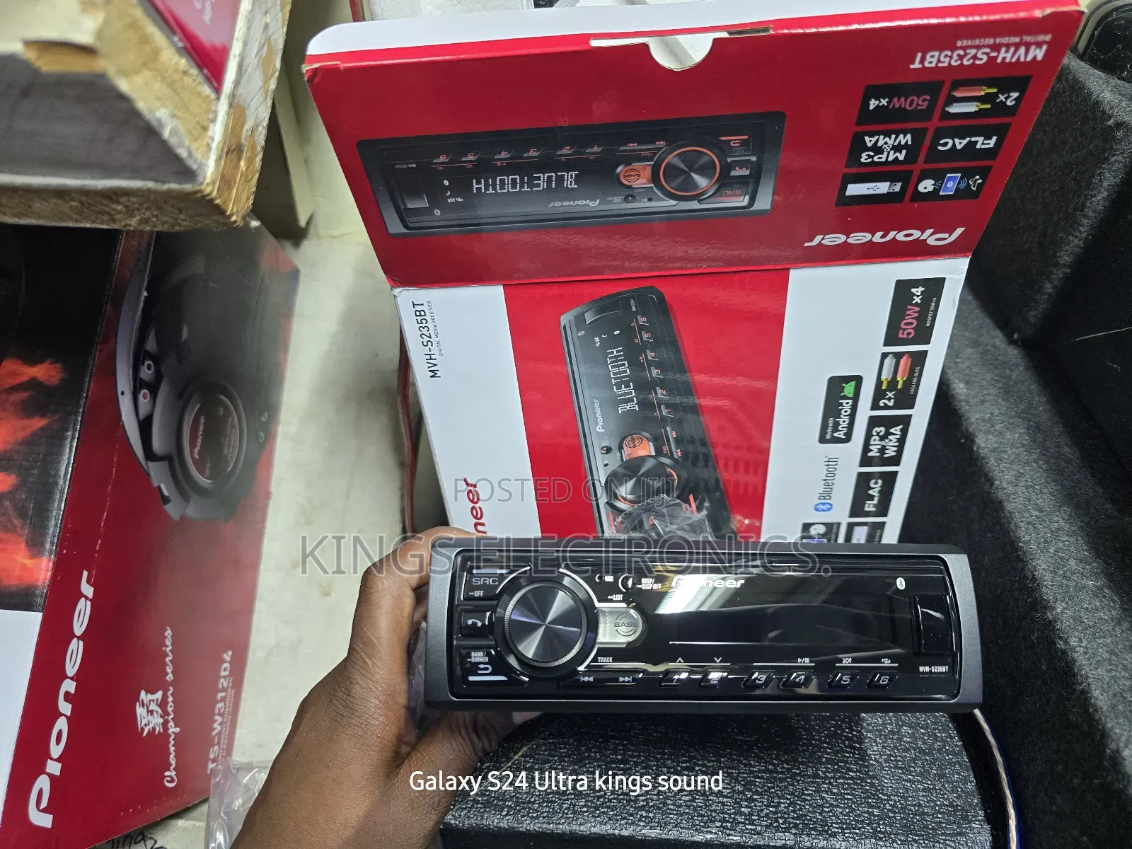 Pioner Radio 215bt