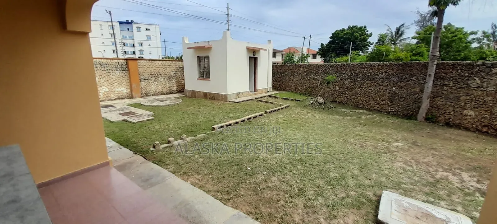 3bdrm Maisonette in Beach Road Estate, Nyali for sale