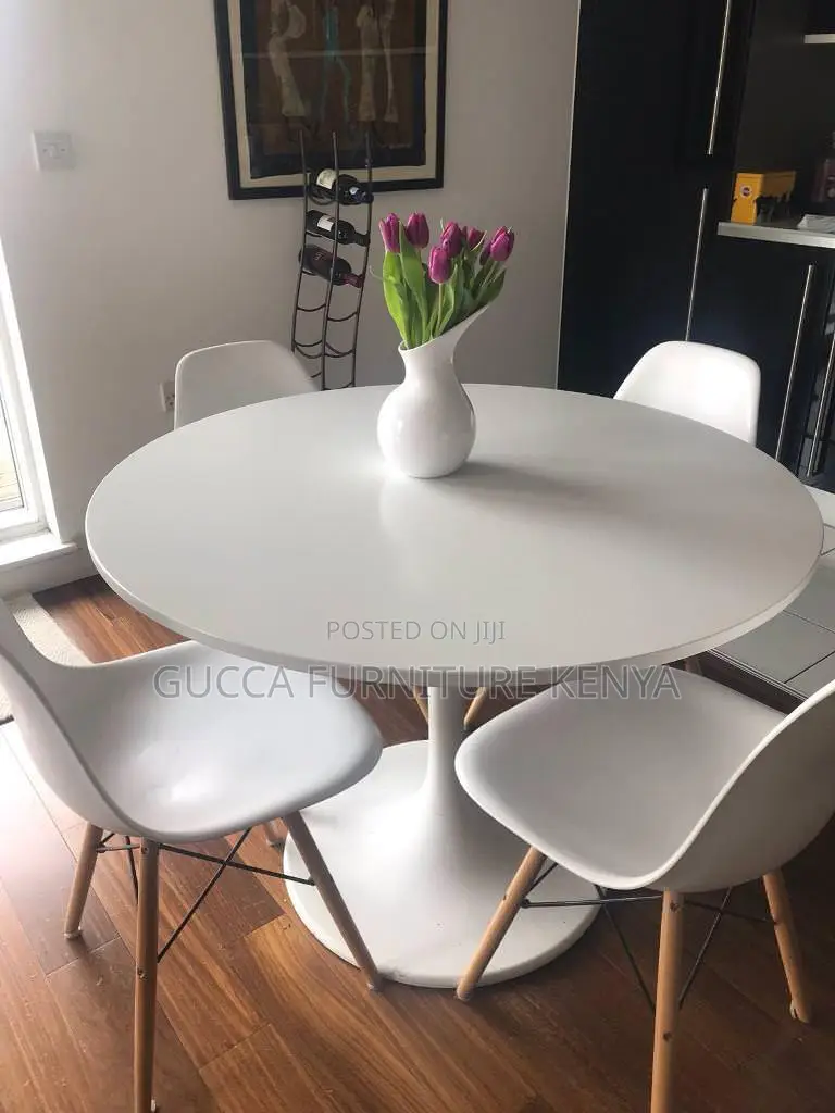 Office Tables:4-Seater Simple Tulip Round Dining Table