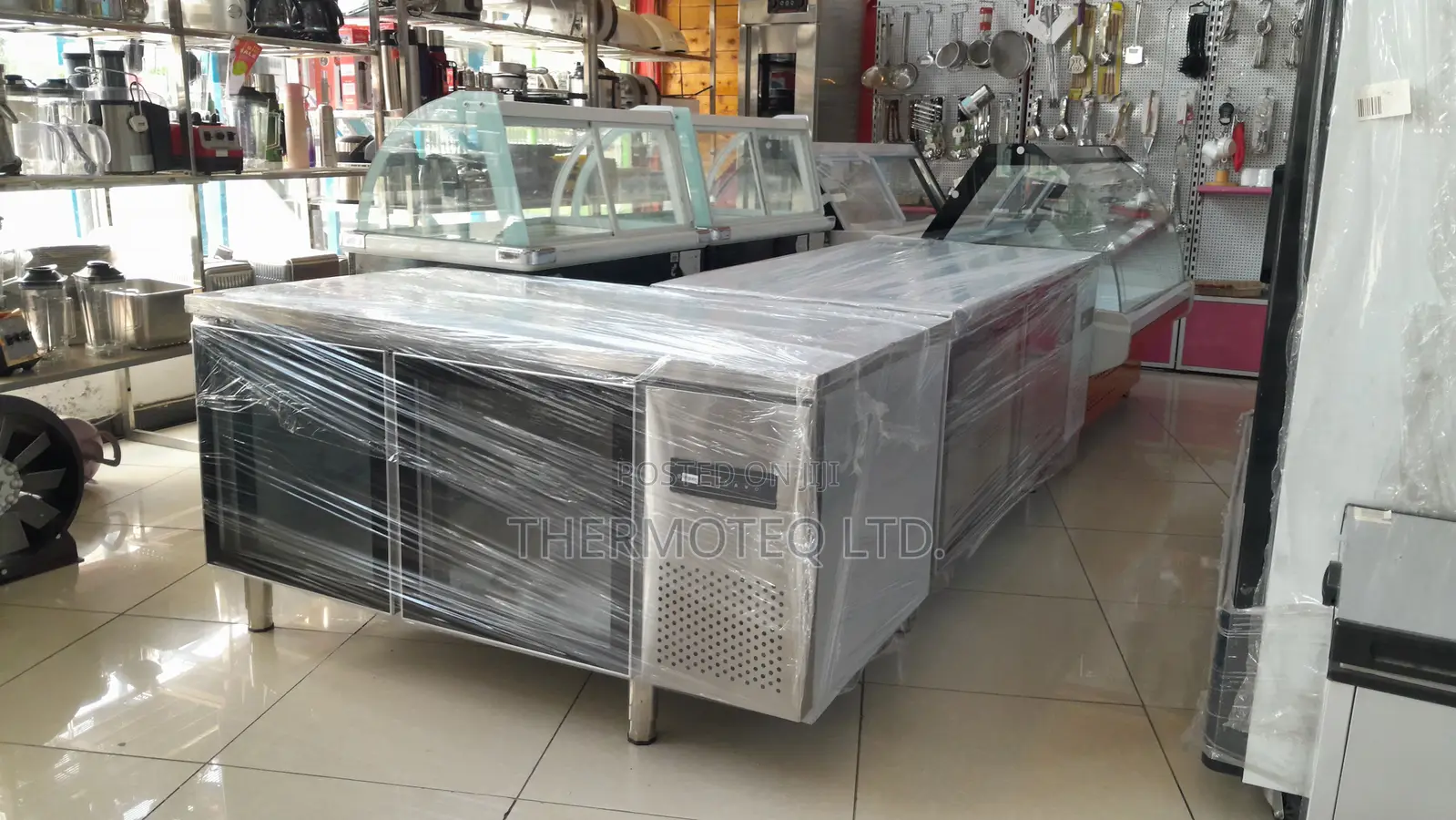Undercounter Double Door Glass Chiller (1500x800x800mm)