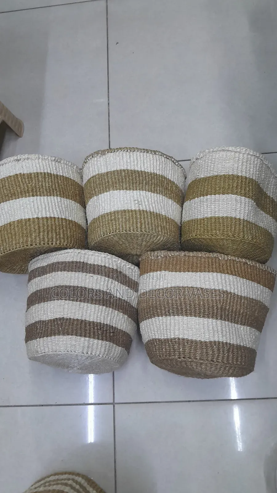 Kiondos Beige and White
