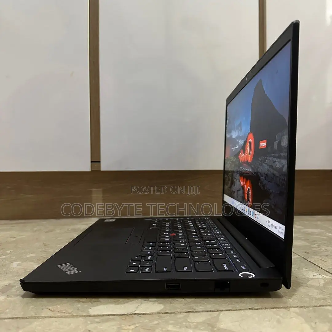 New Laptop Lenovo ThinkPad E14 G5 16GB Intel Core I7 SSD 512GB