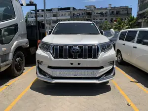 Toyota Land Cruiser Prado 2.8 2018 Pearl