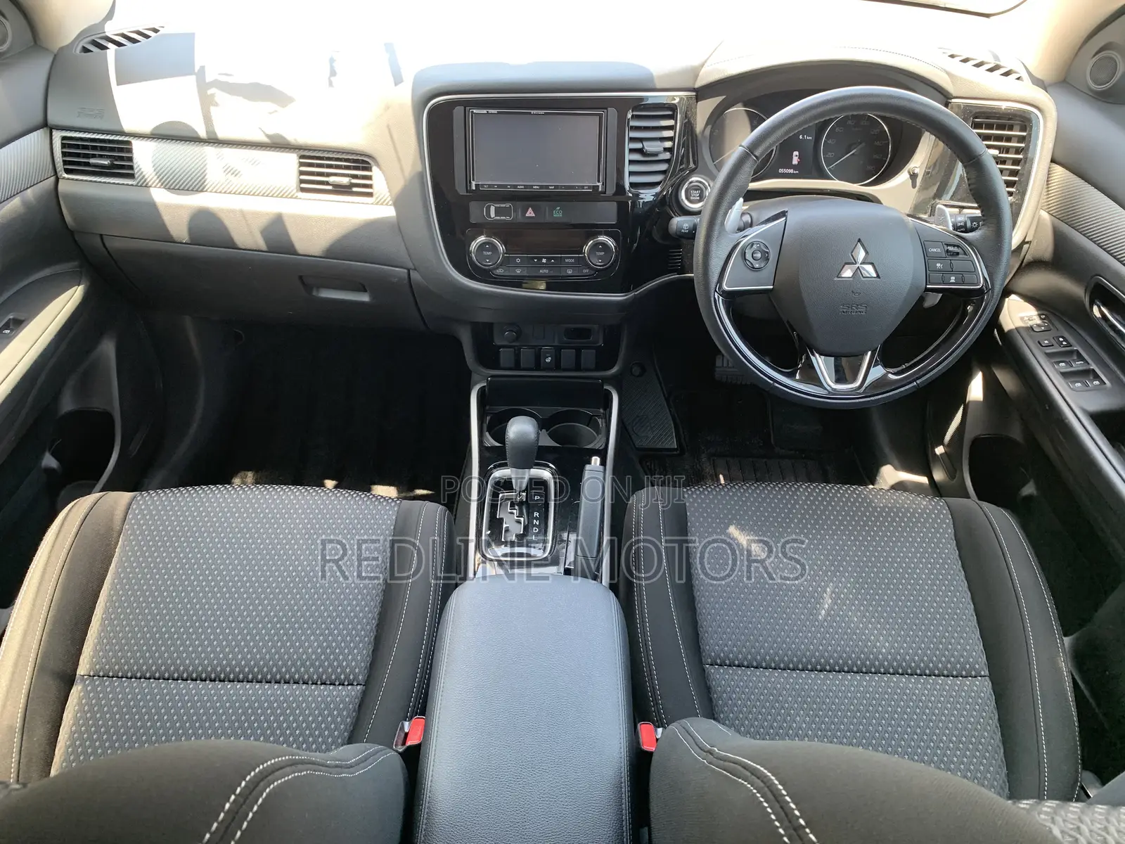 Mitsubishi Outlander ES FWD 2017 Gold