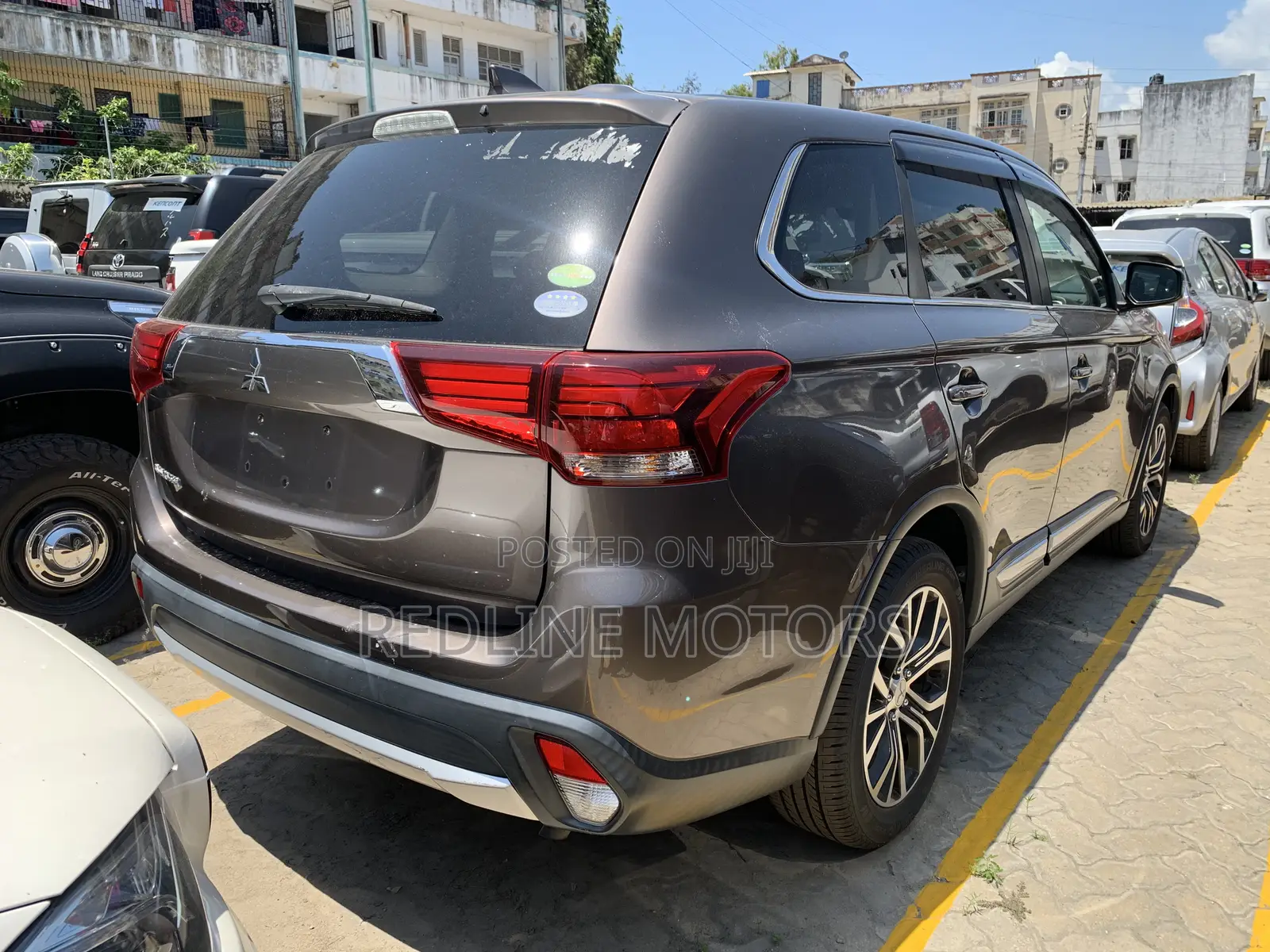 Mitsubishi Outlander ES FWD 2017 Gold