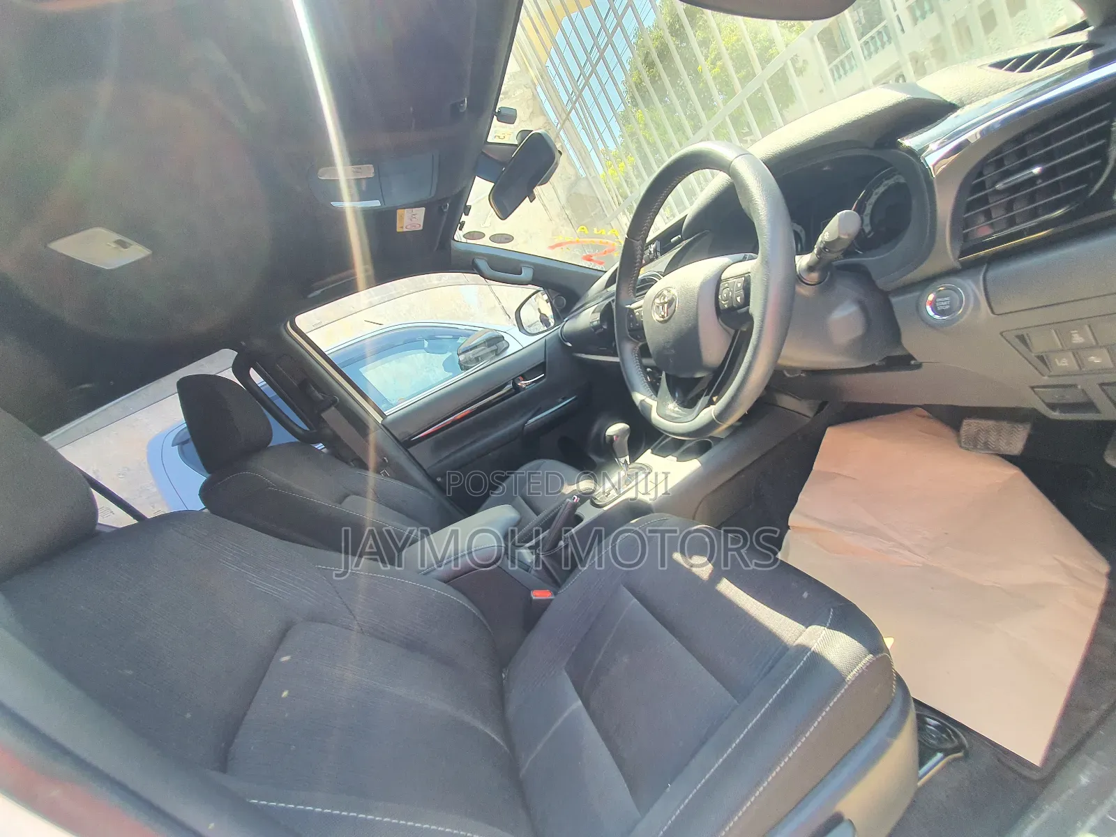 Toyota Hilux 2018 White
