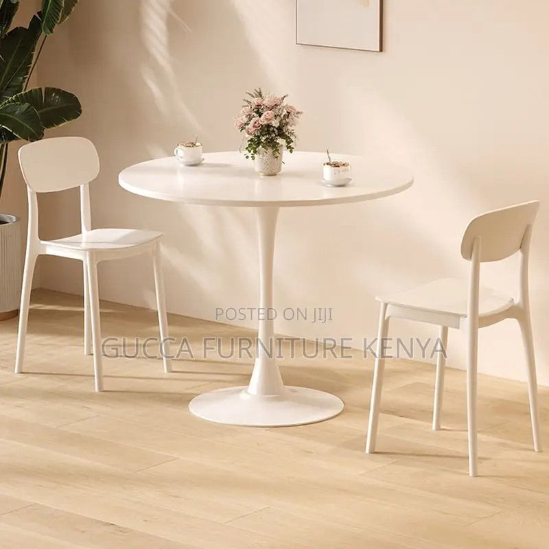 Dinning Tables:Simplistic Circular-Shaped Dining Table
