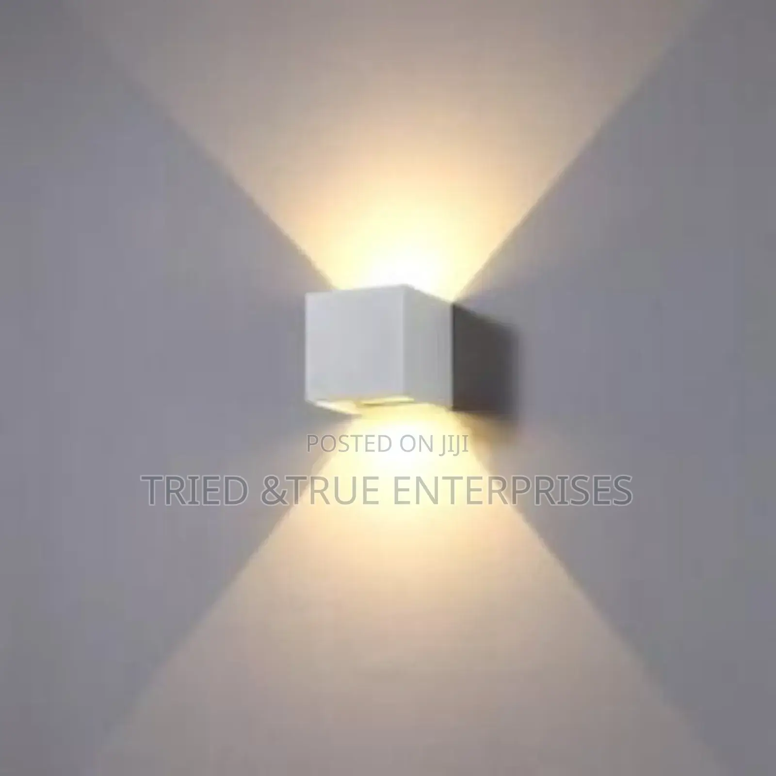 Elegant Whitish Waterproof Wall Brackets Light Wq5