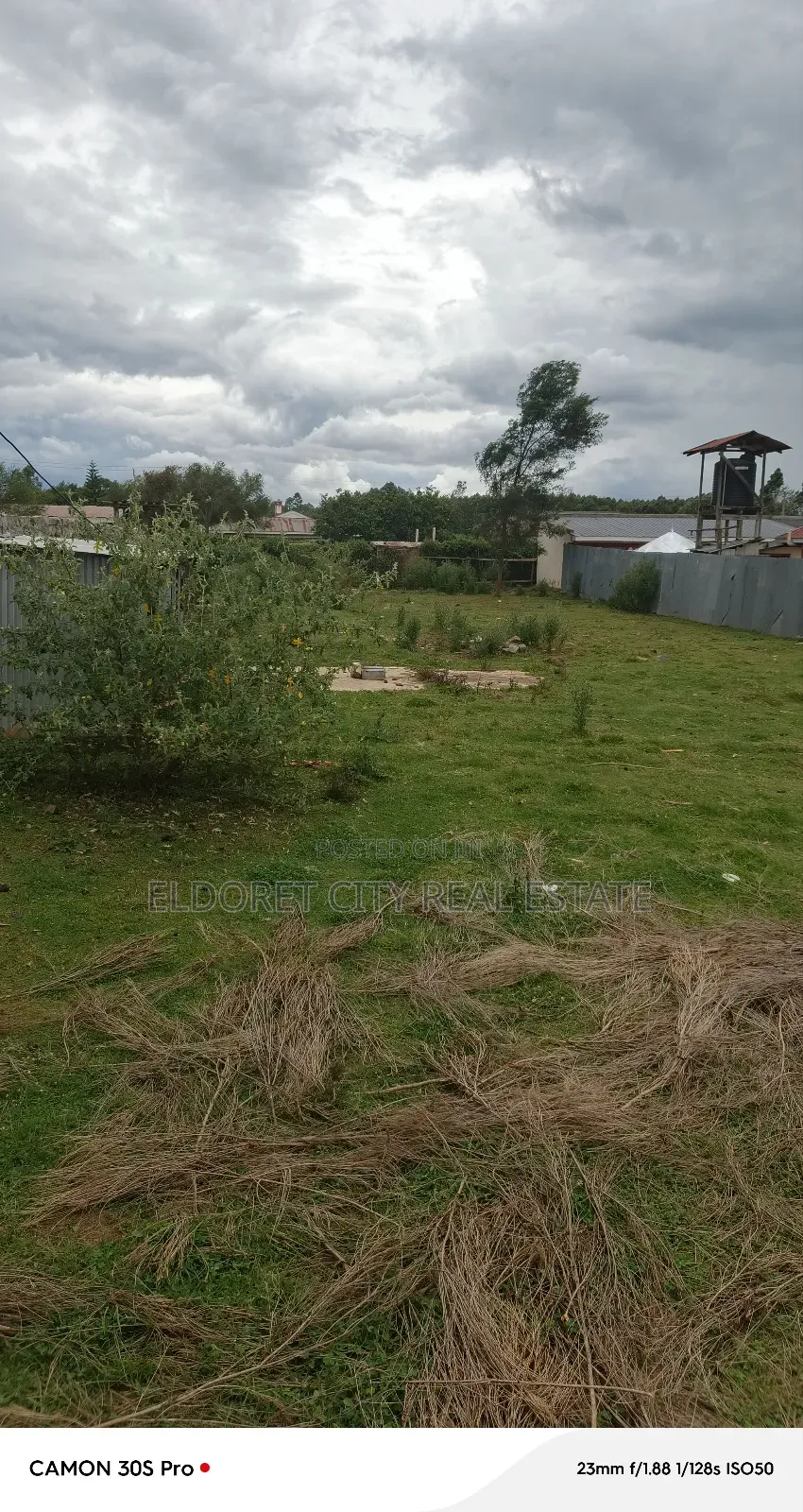 1/4 Plot Outspan Ideal for Residential With Title.