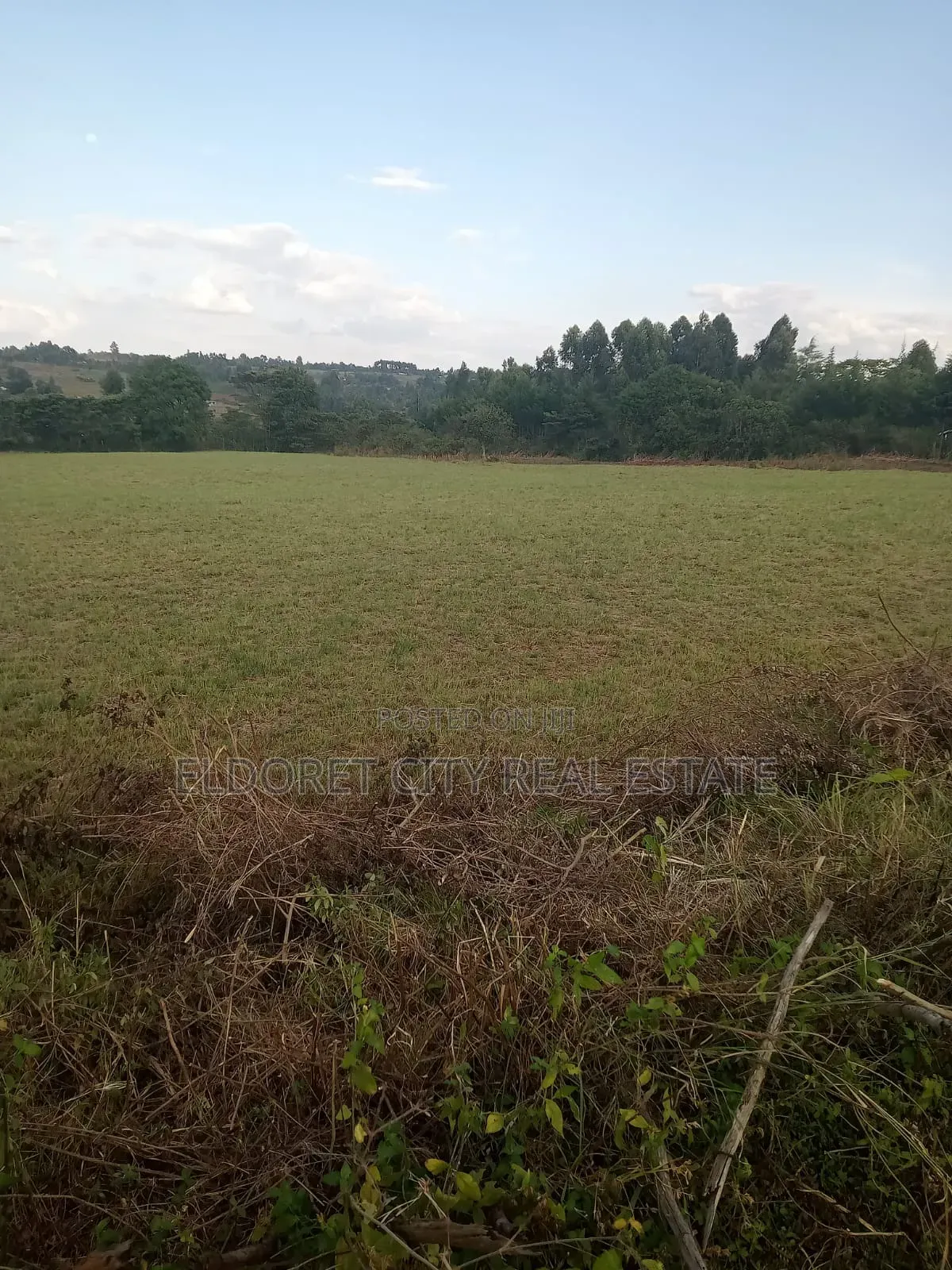 2 Acres Lemook Kapseret Just 600m From Tarmac.