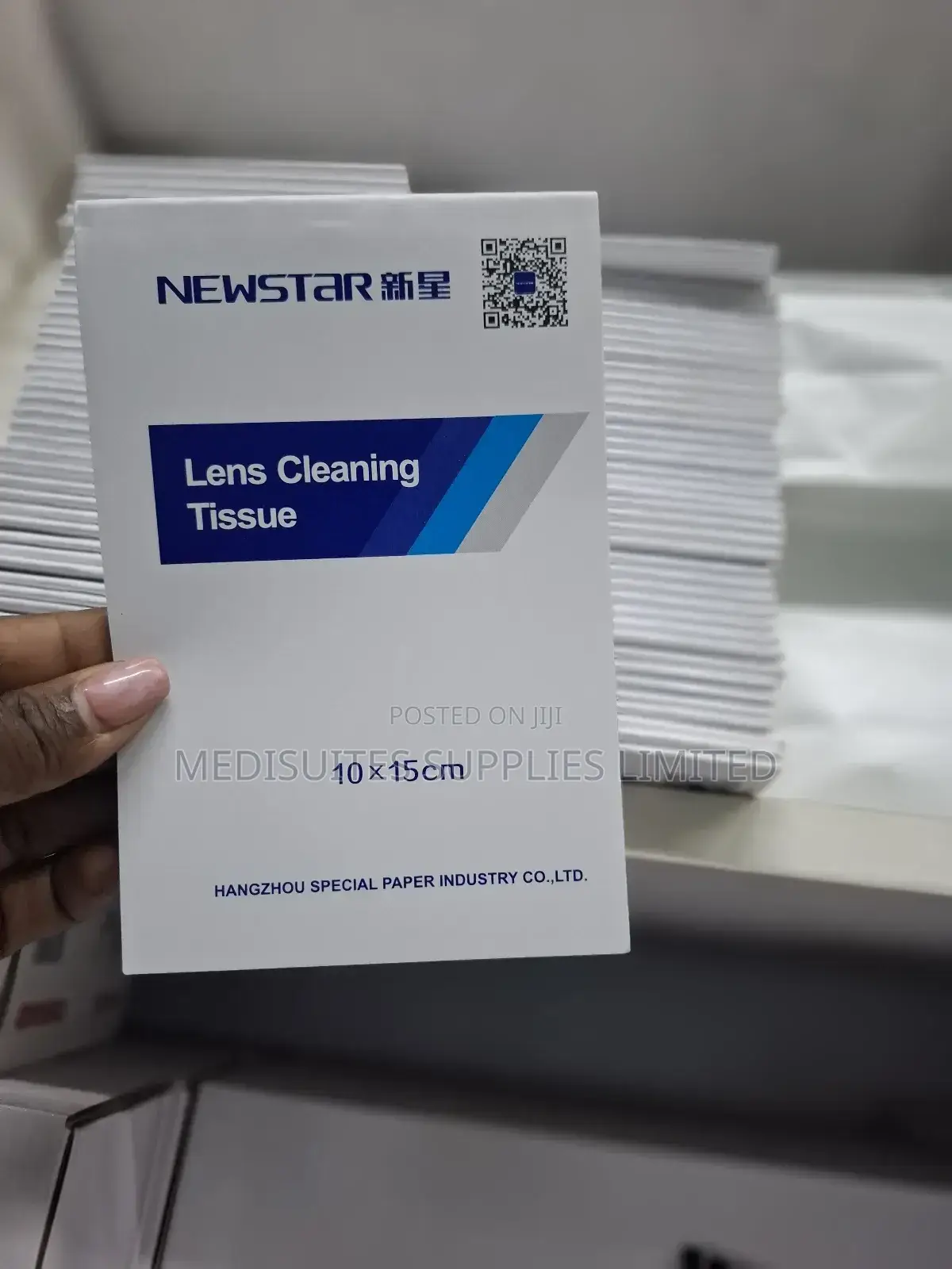 Lens Cleaning Tissue.