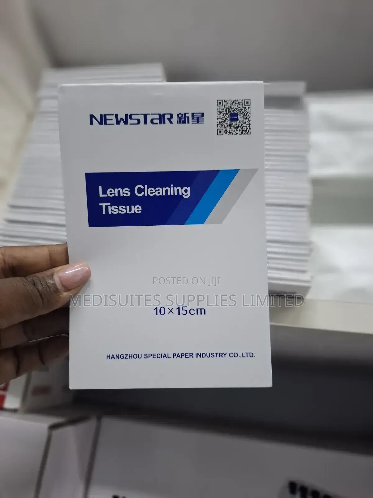 Lens Cleaning Tissue.