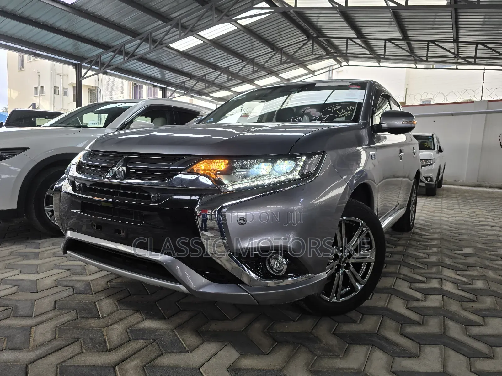 Mitsubishi Outlander 2.4 PHEV AWD 2018 Silver