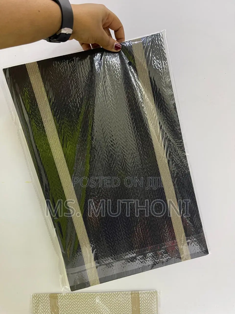 Stylish Table Runner + 6 PCS Place Mats Available*
