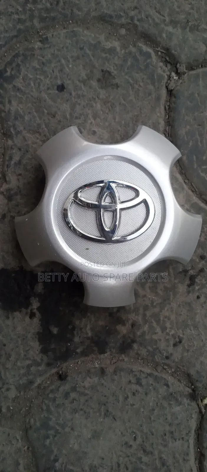 Toyota Vanguard Wheel Cap