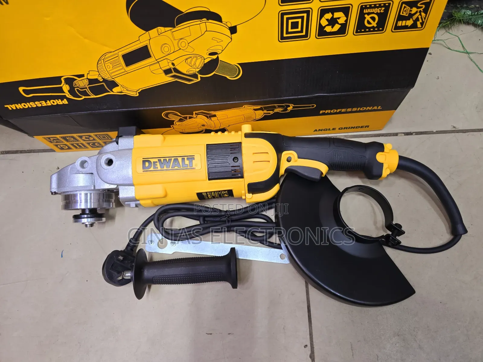 2600w 9" Grinder Dewalt