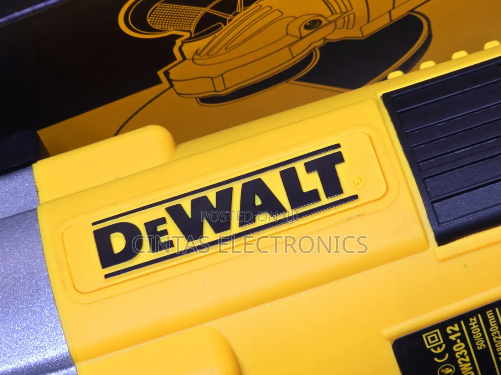 2600w 9" Grinder Dewalt