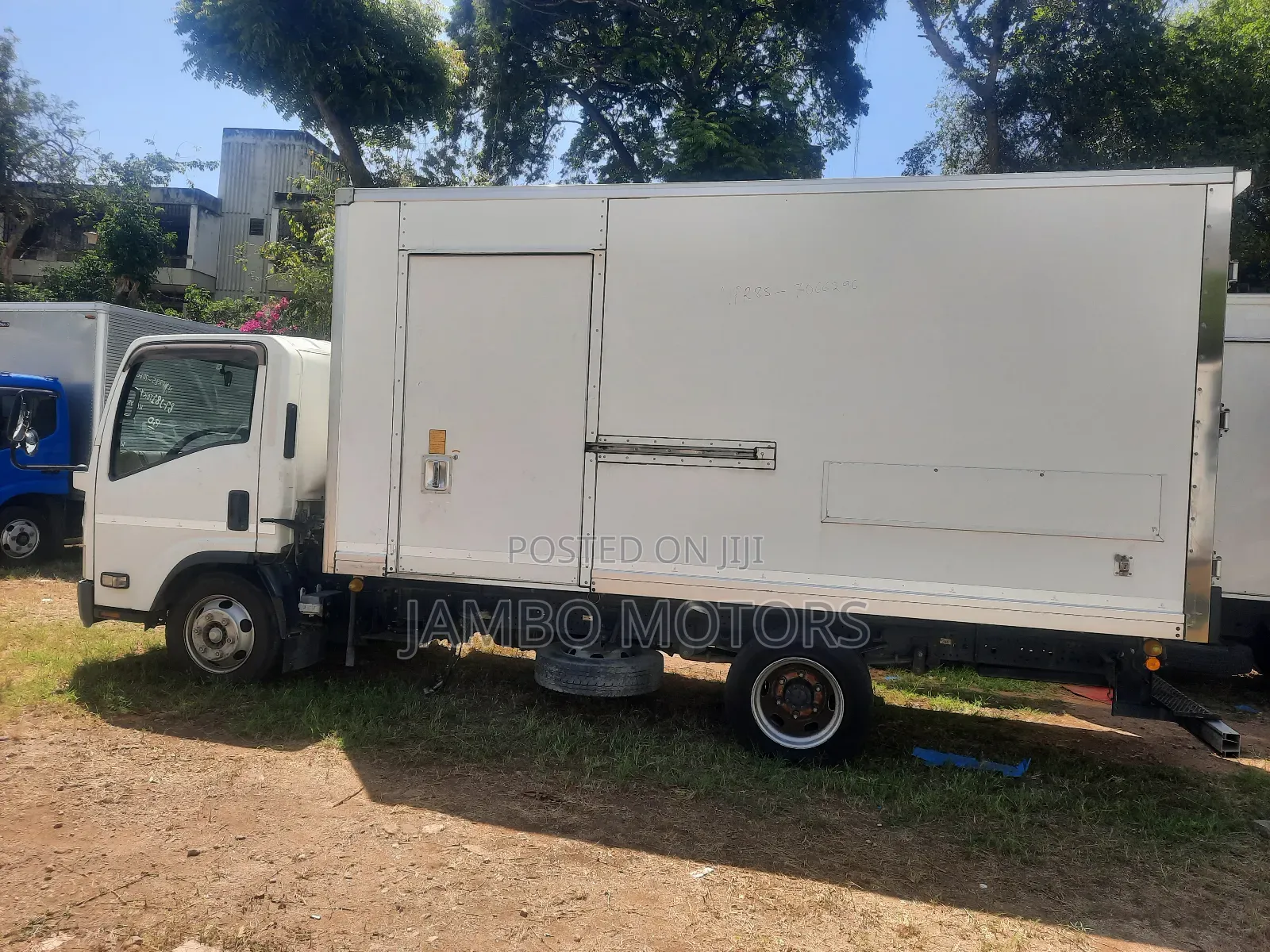 Isuzu ELF, Freezer Body