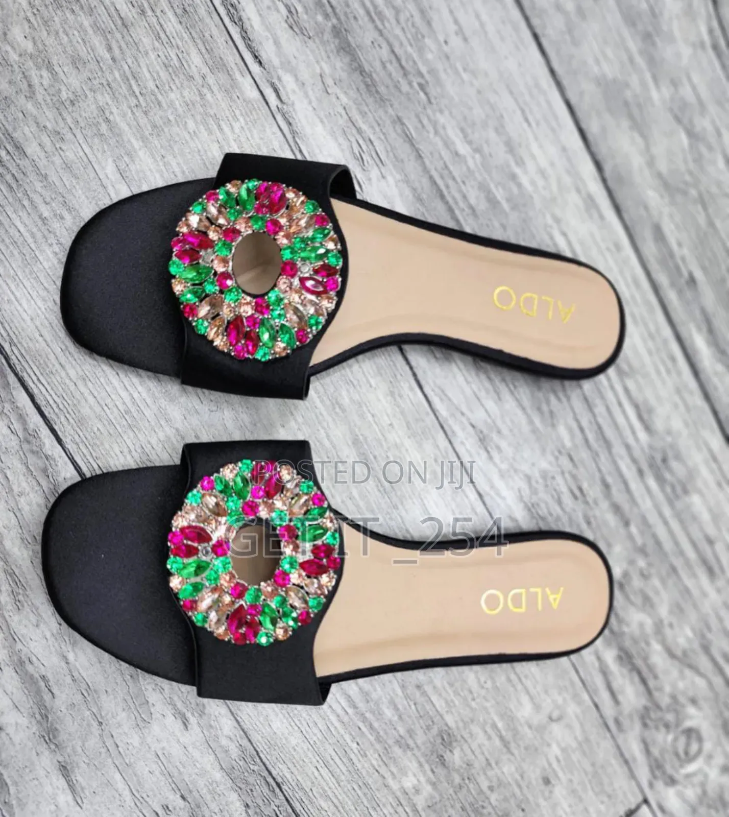 *(ALDO) Slip-on Sandles*
Size 37,38,39,40,41