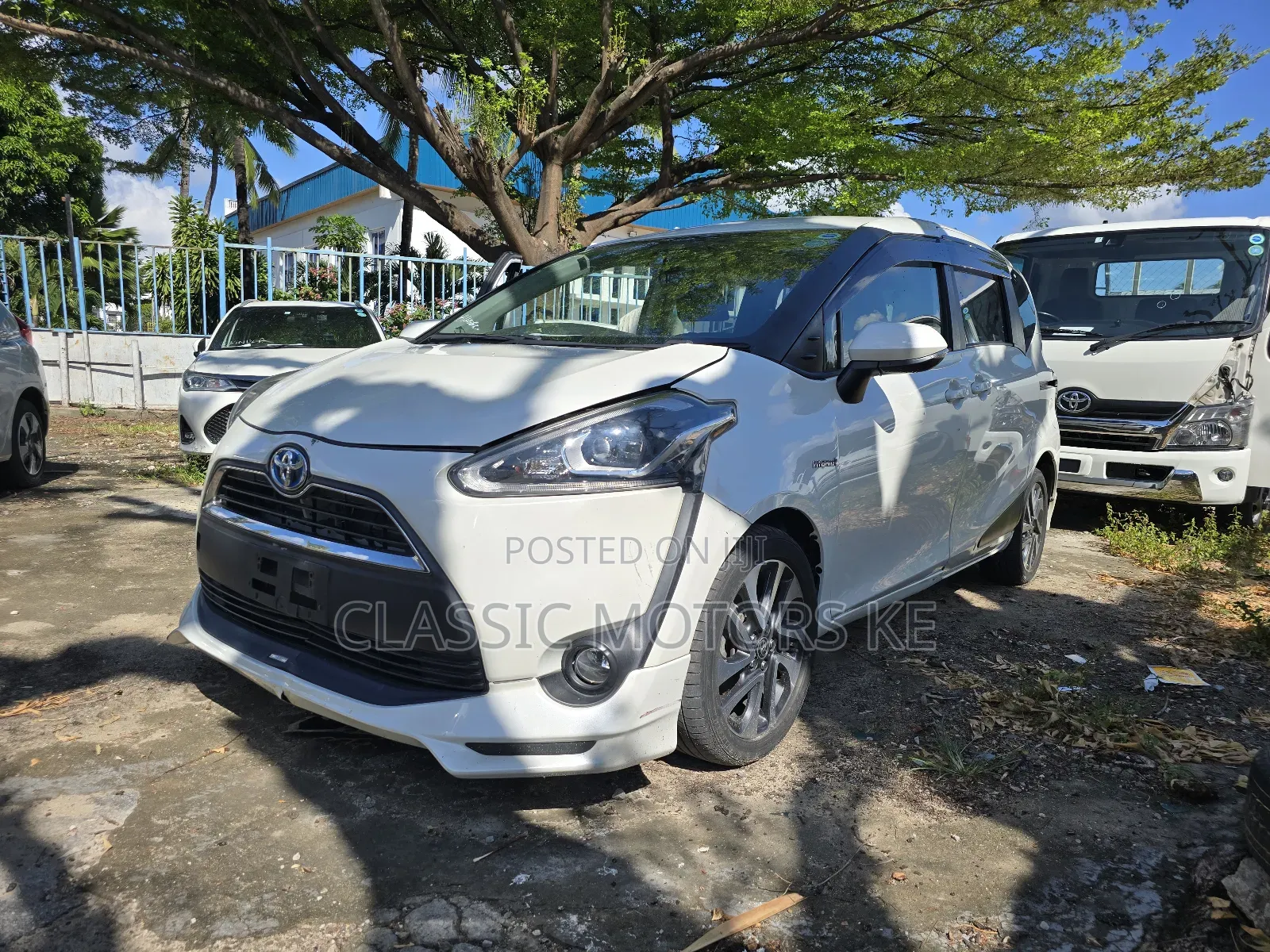 Toyota Sienta 1.5 Hybrid FWD (6-seater) 2018 White