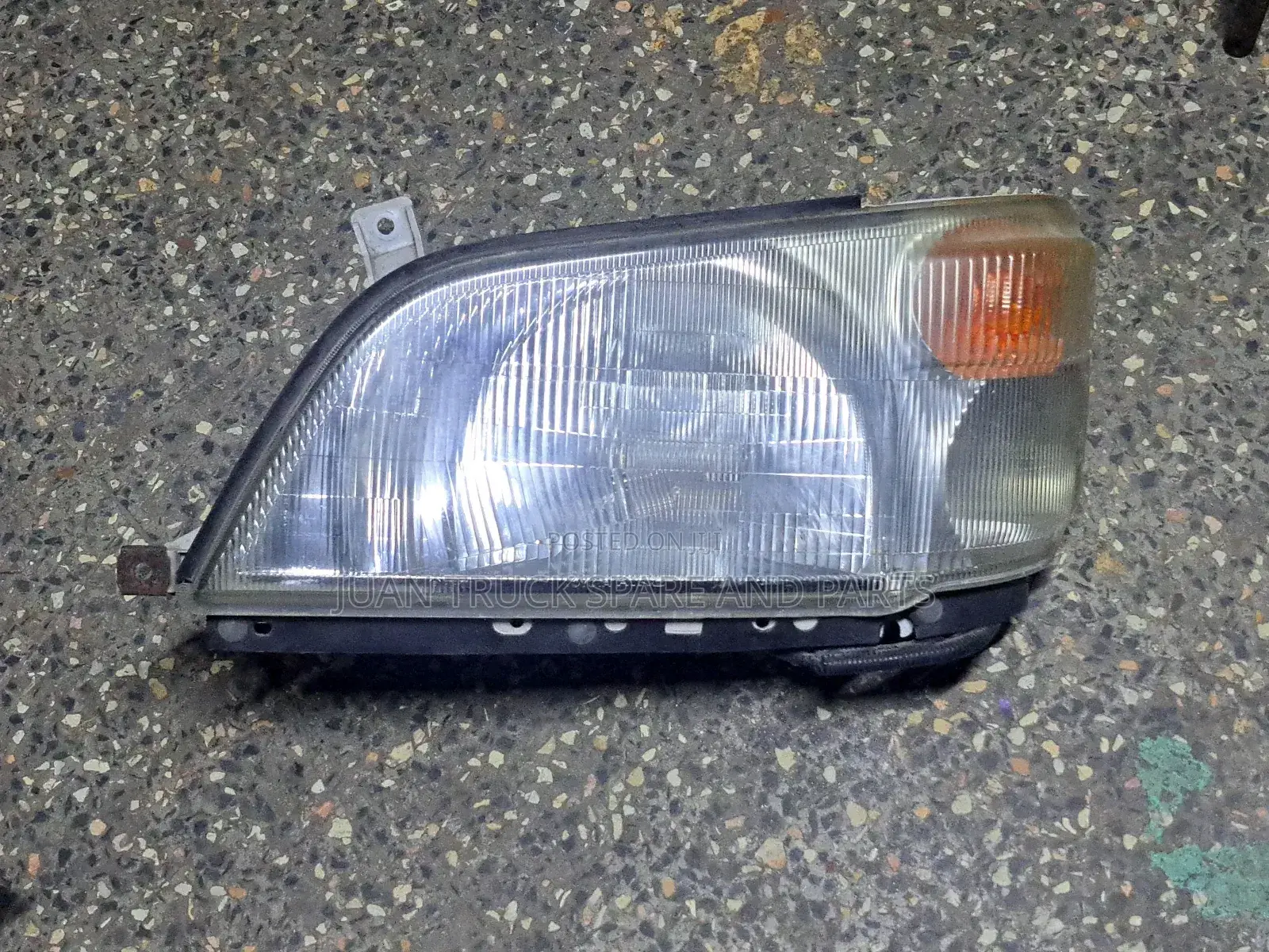 Toyota Dyna Headlight