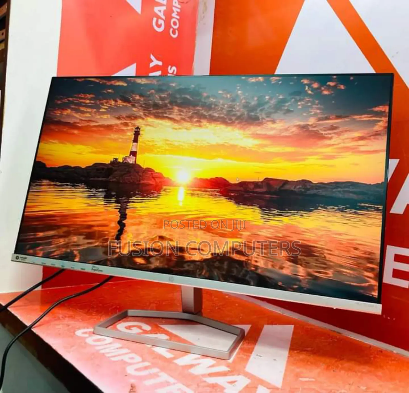 HP M27fd 27′′ FHD USB-C Monitor