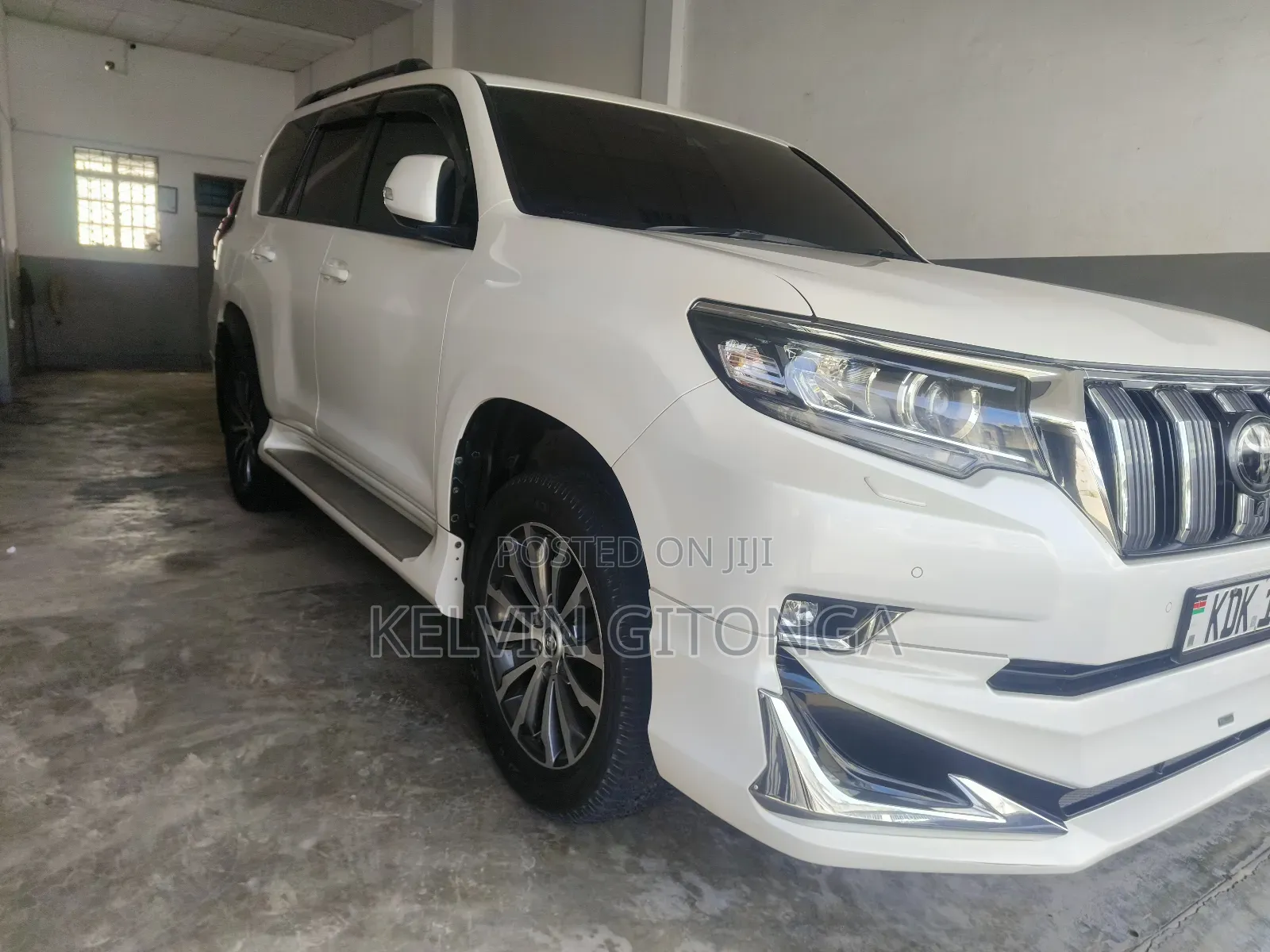 Toyota Land Cruiser 2017 White