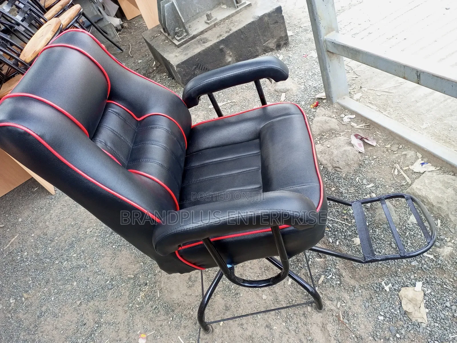 Classic Kinyozi Seat
