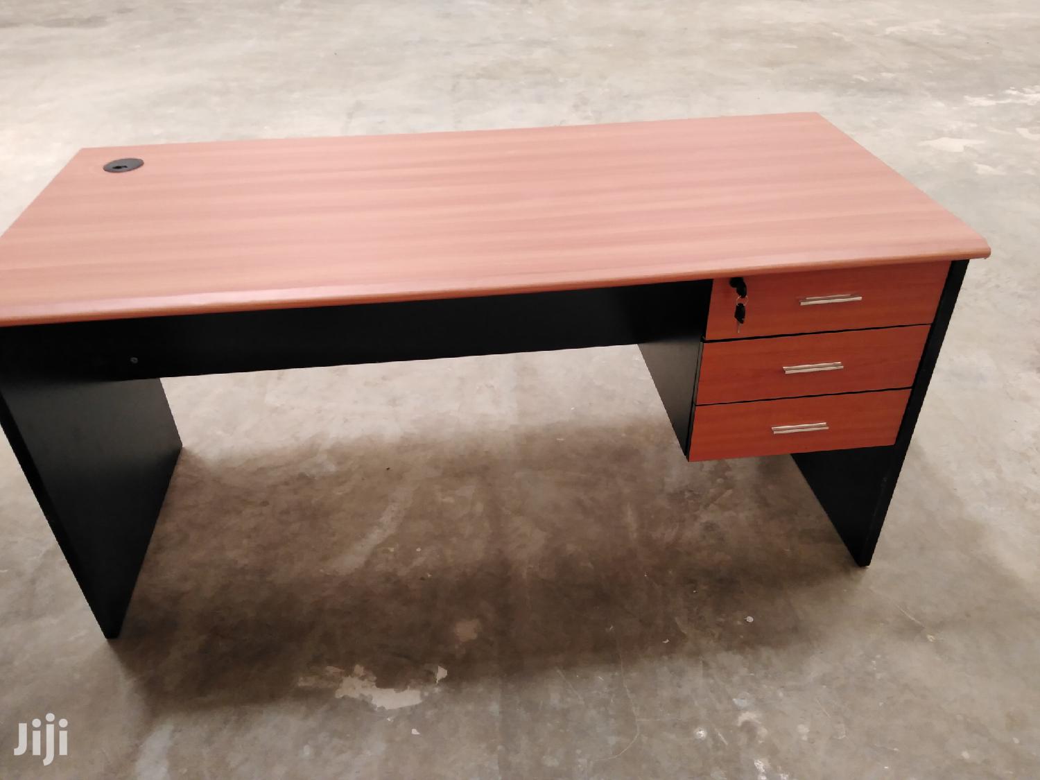 Office Desk 1.6m.
