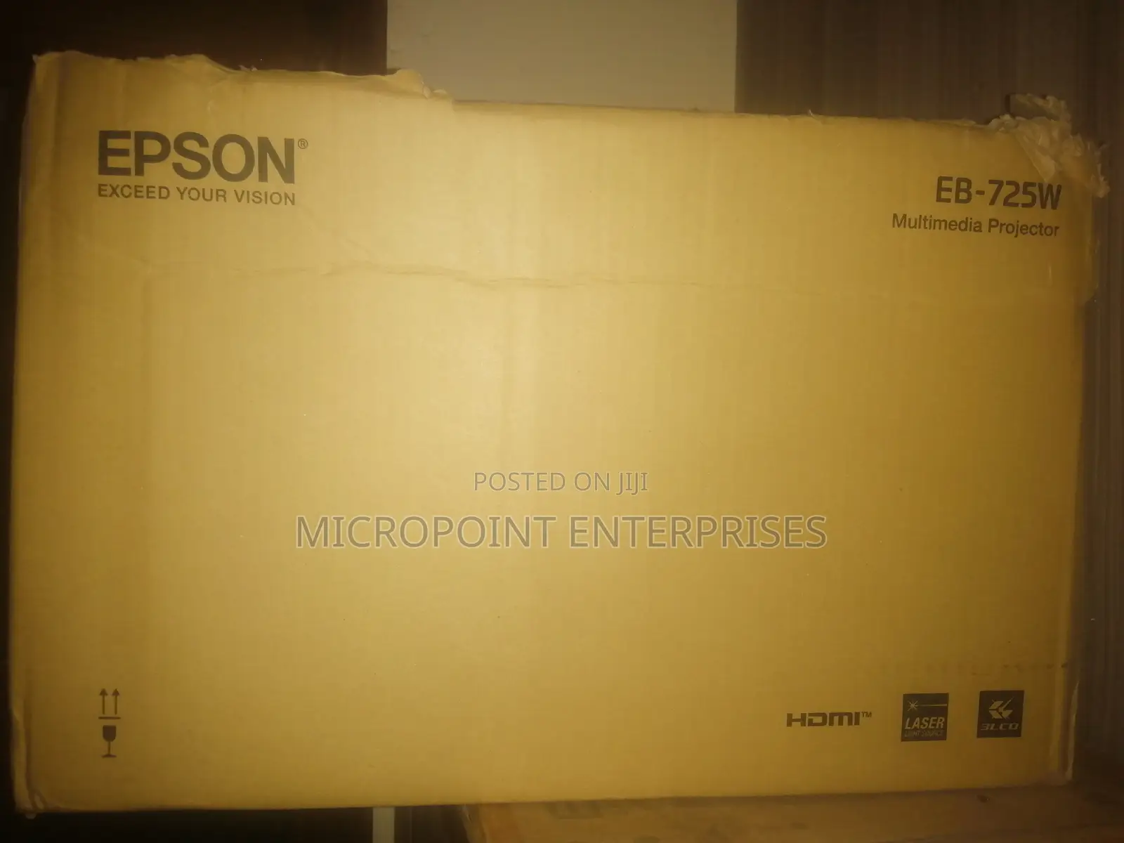 Short Throw Projector