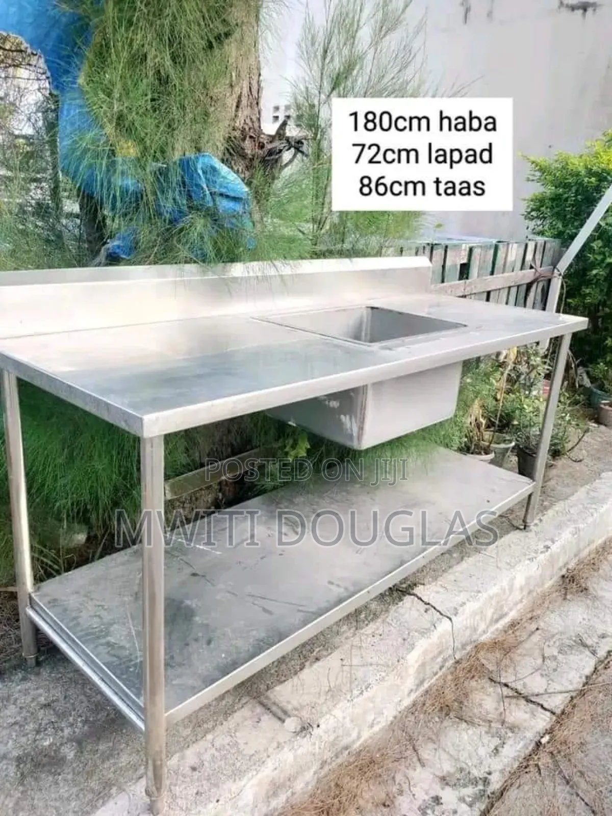 Fabulous Single Sink With a Working Space