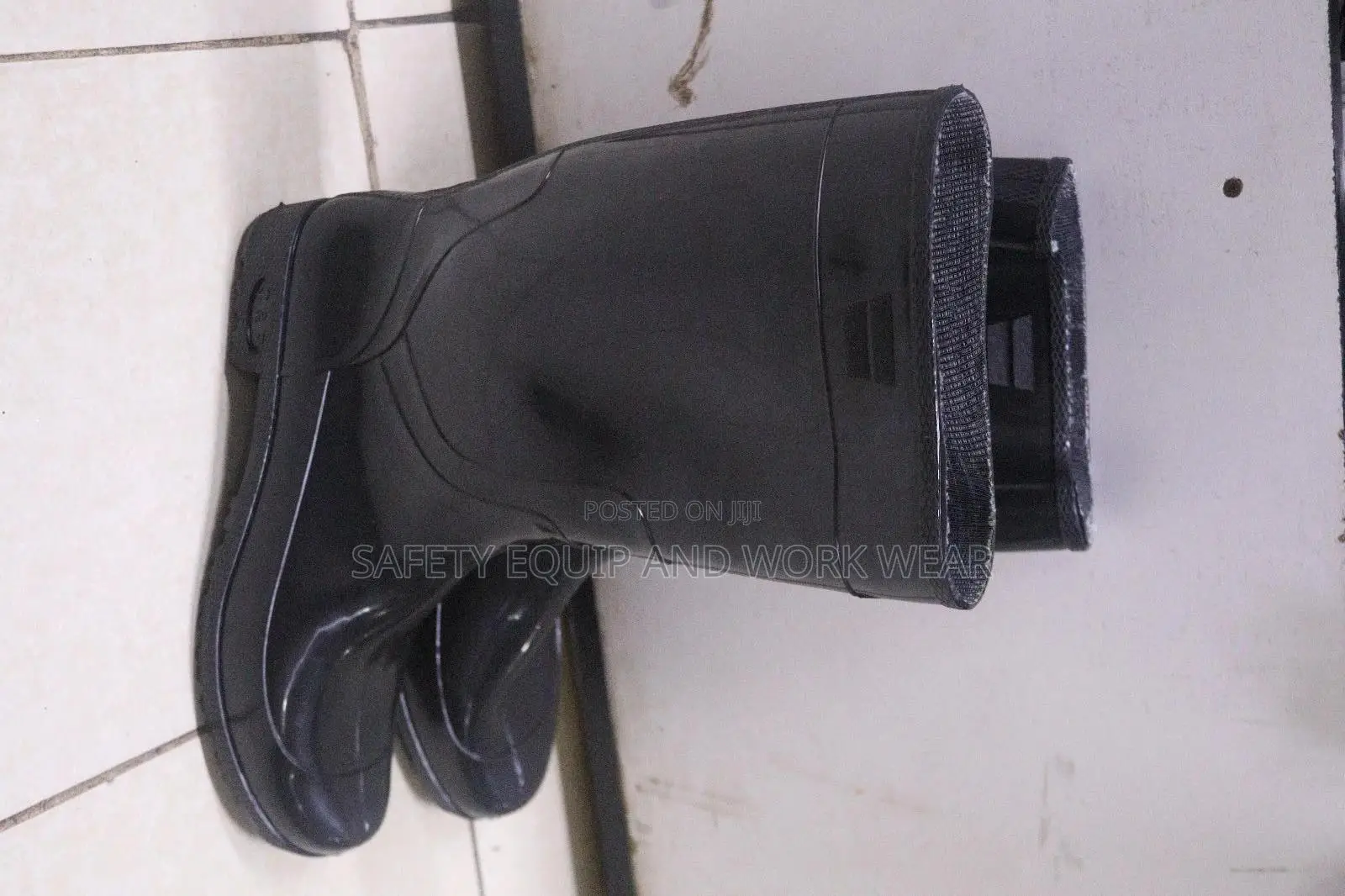 Black Light Rainy Gumboots