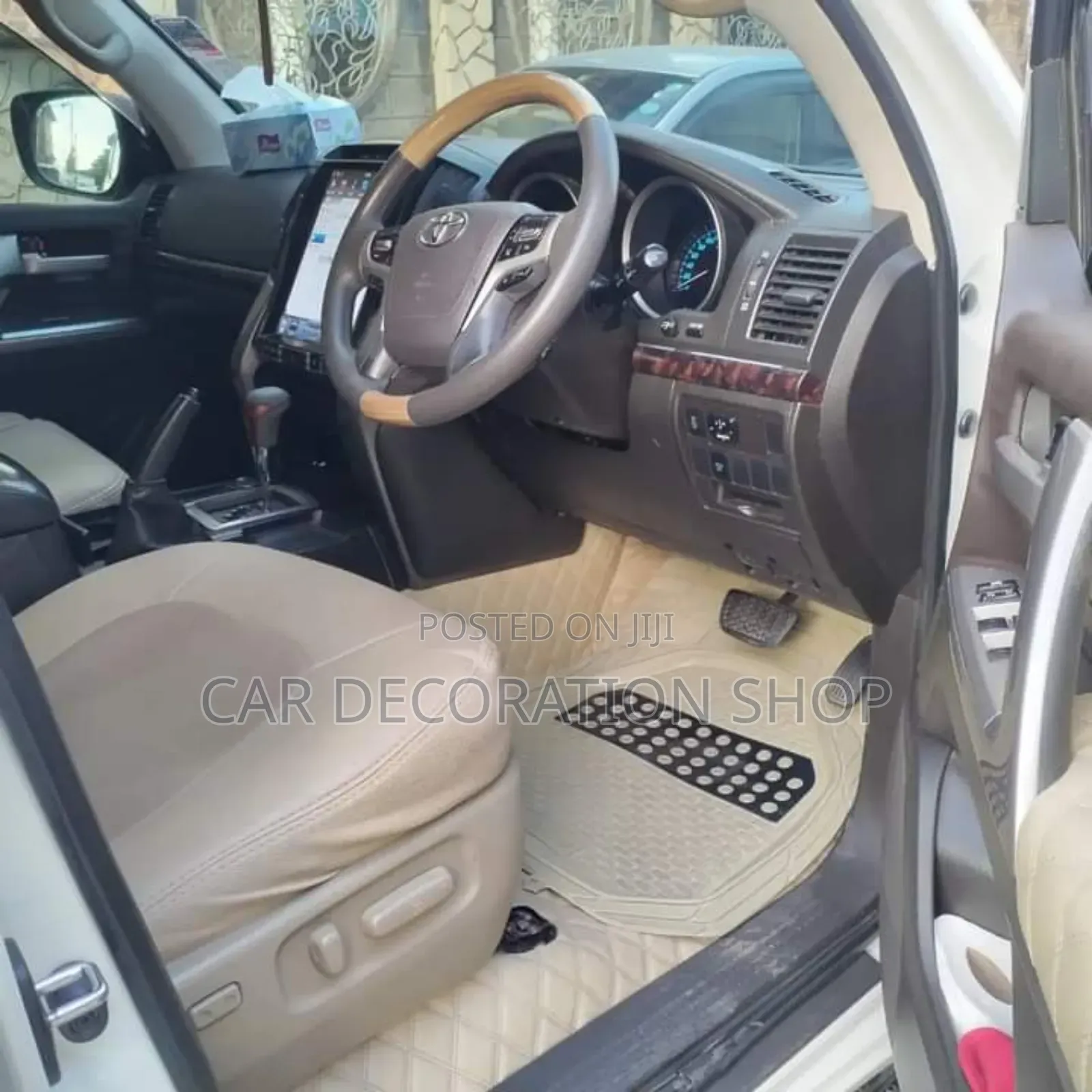 Prado Car Fitted With Baije Floor Dust Mats