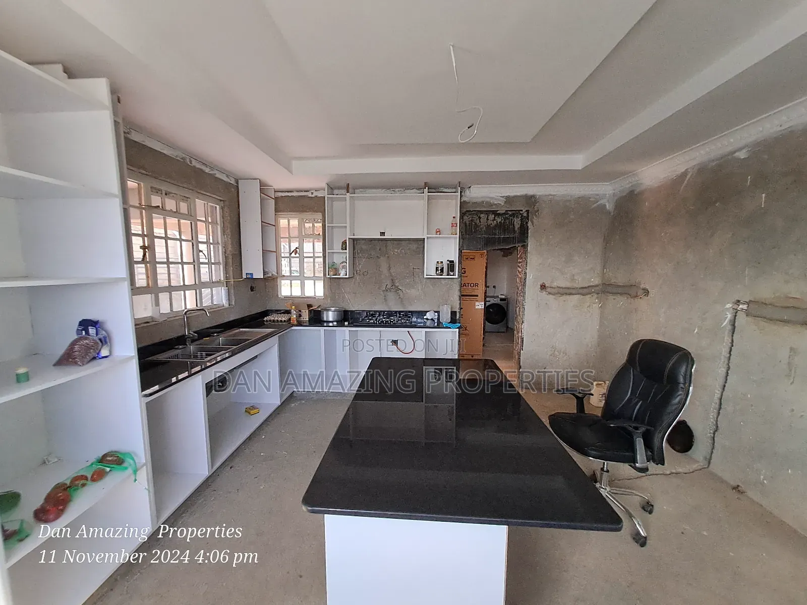 6bdrm Mansion in Kiambu 1 Acre 80%, Cianda for sale