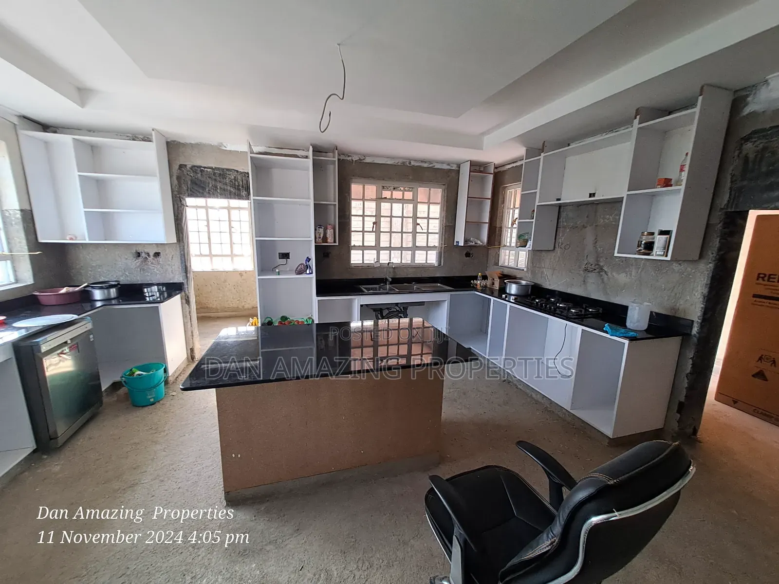 6bdrm Mansion in Kiambu 1 Acre 80%, Cianda for sale