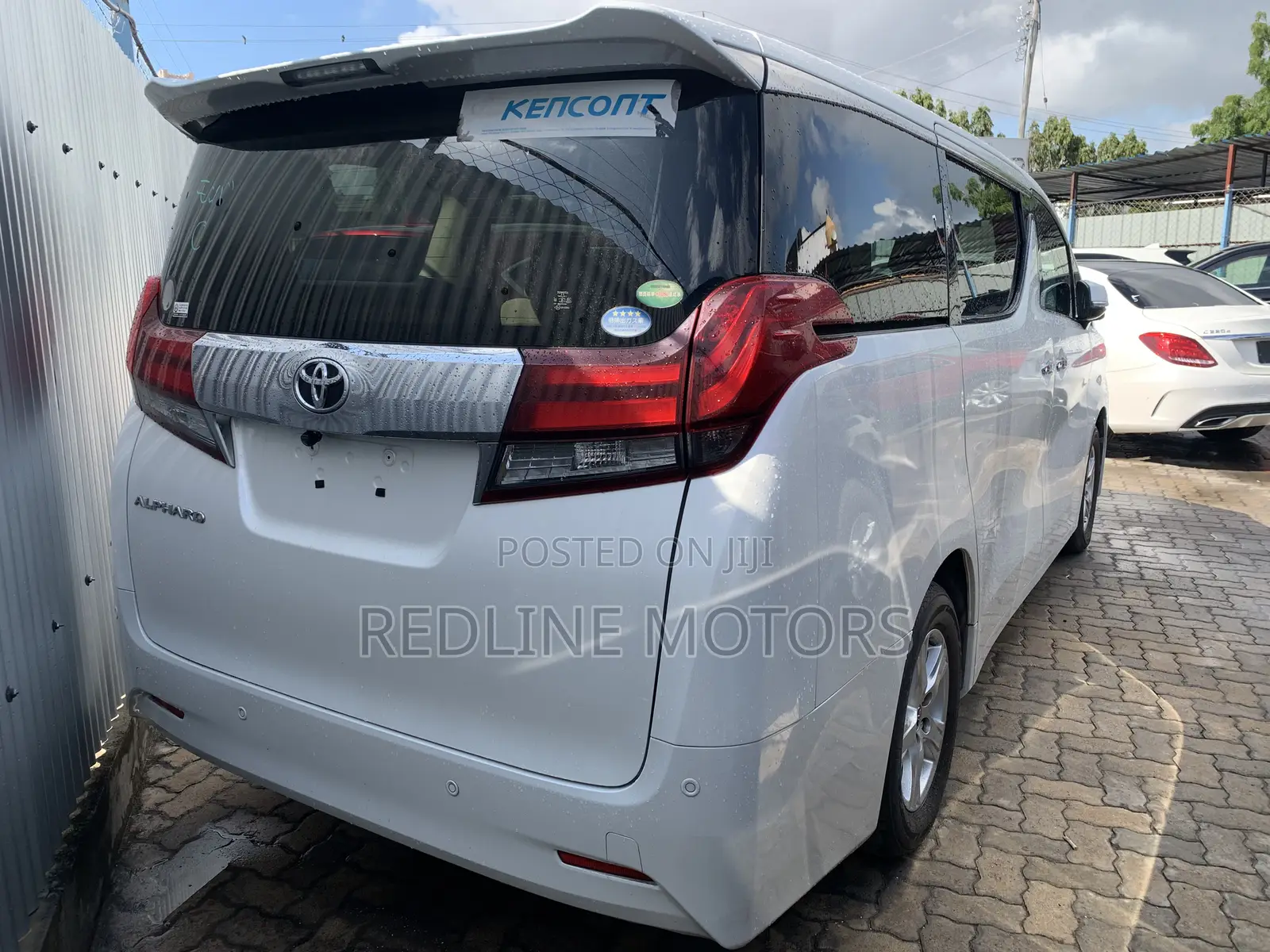 Toyota Alphard 2.5 Petrol FWD 2017 Off white