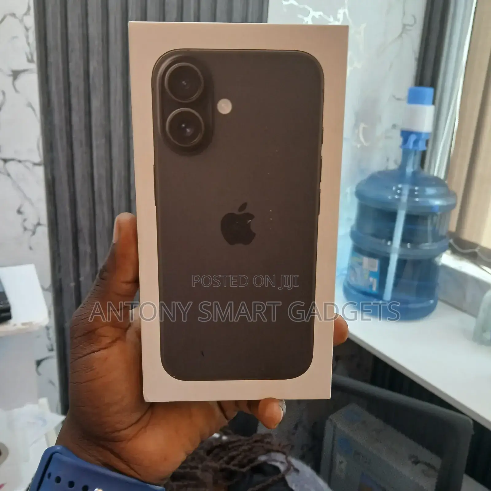 New Apple iPhone 16 128 GB Black
