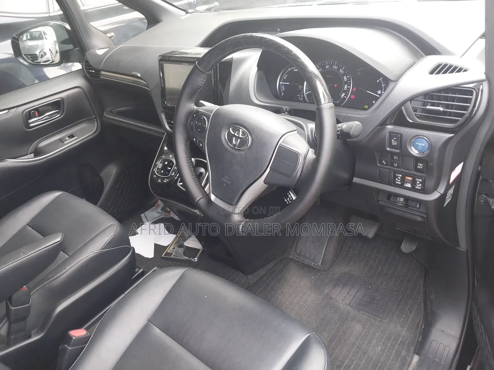 Toyota Esquire 1.8 FWD Hybrid (7 seater) 2017 Black