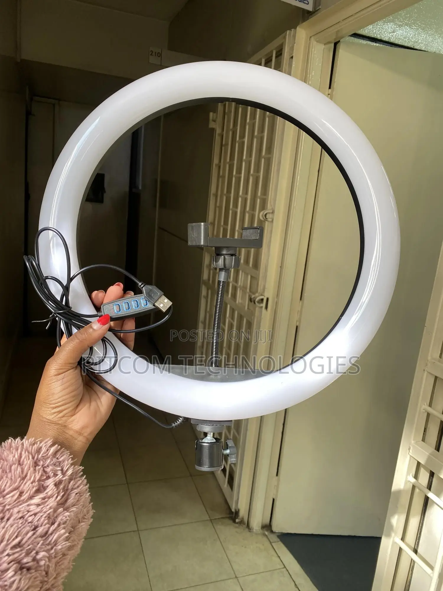 Full Light 14 Inch Ringlights.