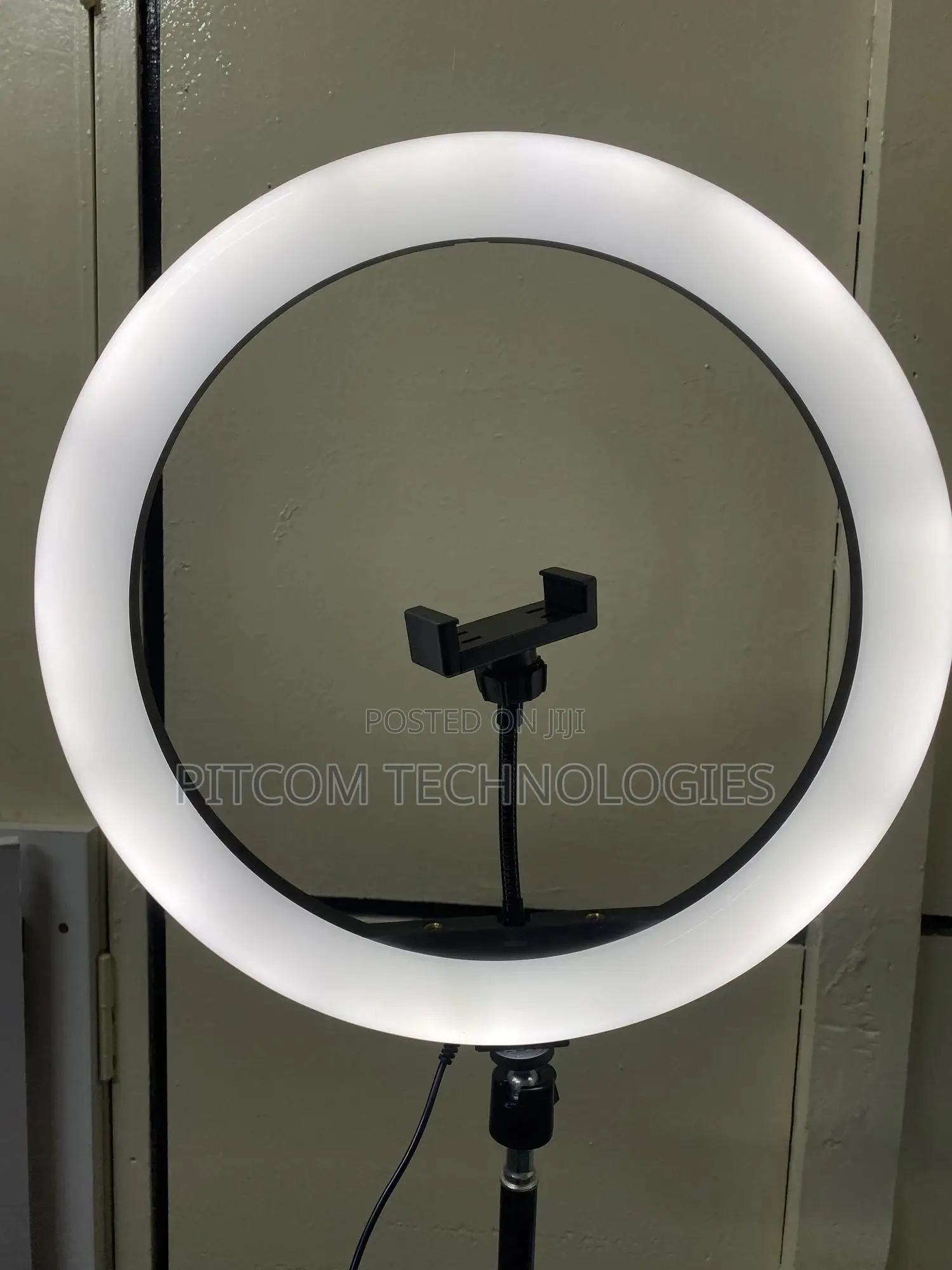 Full Light 14 Inch Ringlights.