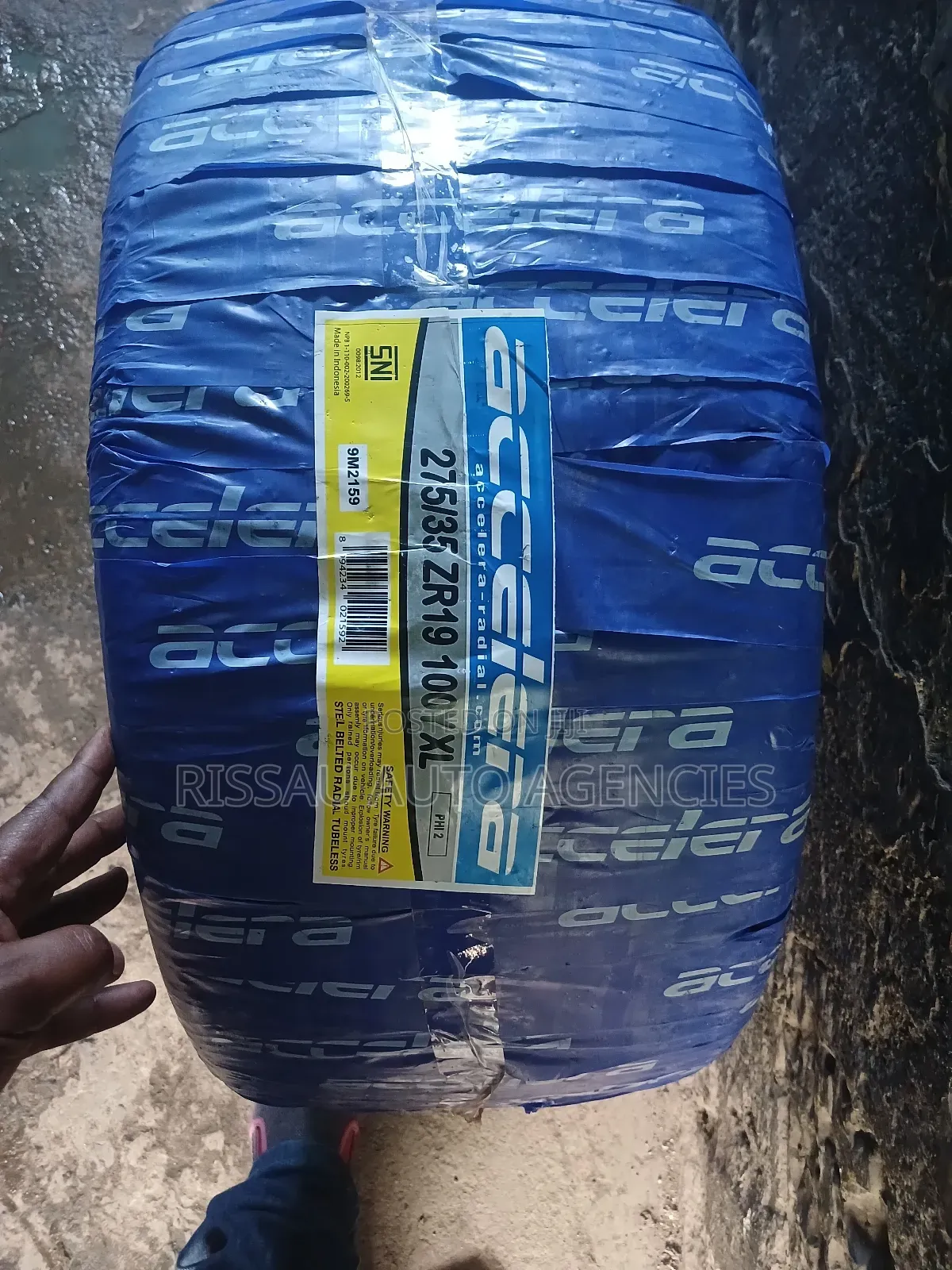 275/35 R 19 Accelera Made in Indonesia