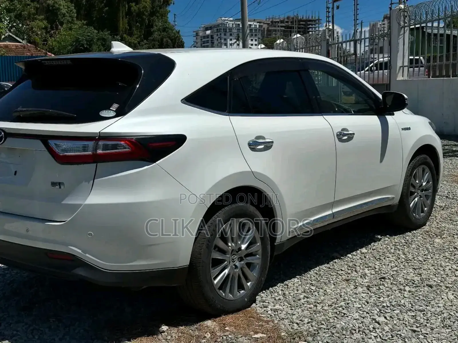 Toyota Harrier 2.5 Hybrid 4WD 2017 Pearl