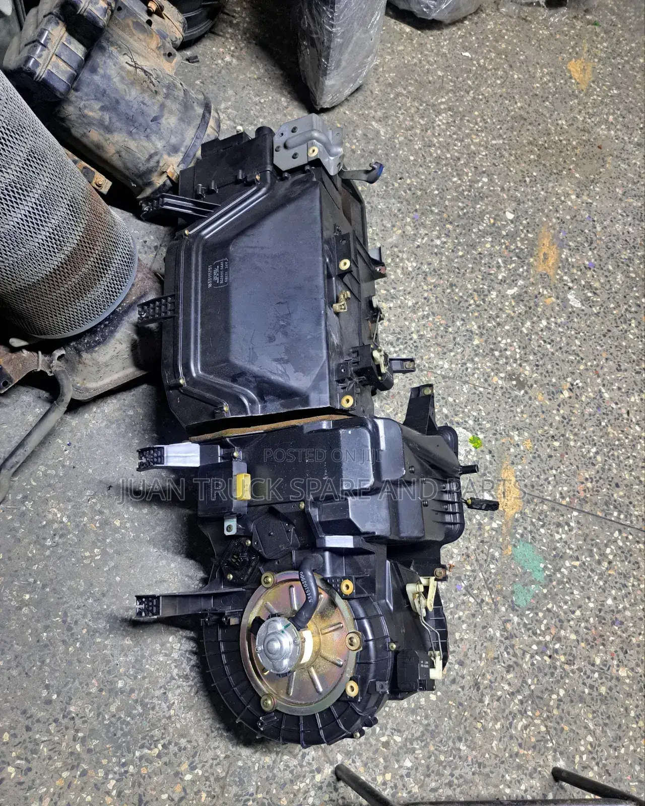 Isuzu FRR 33 AC Blower