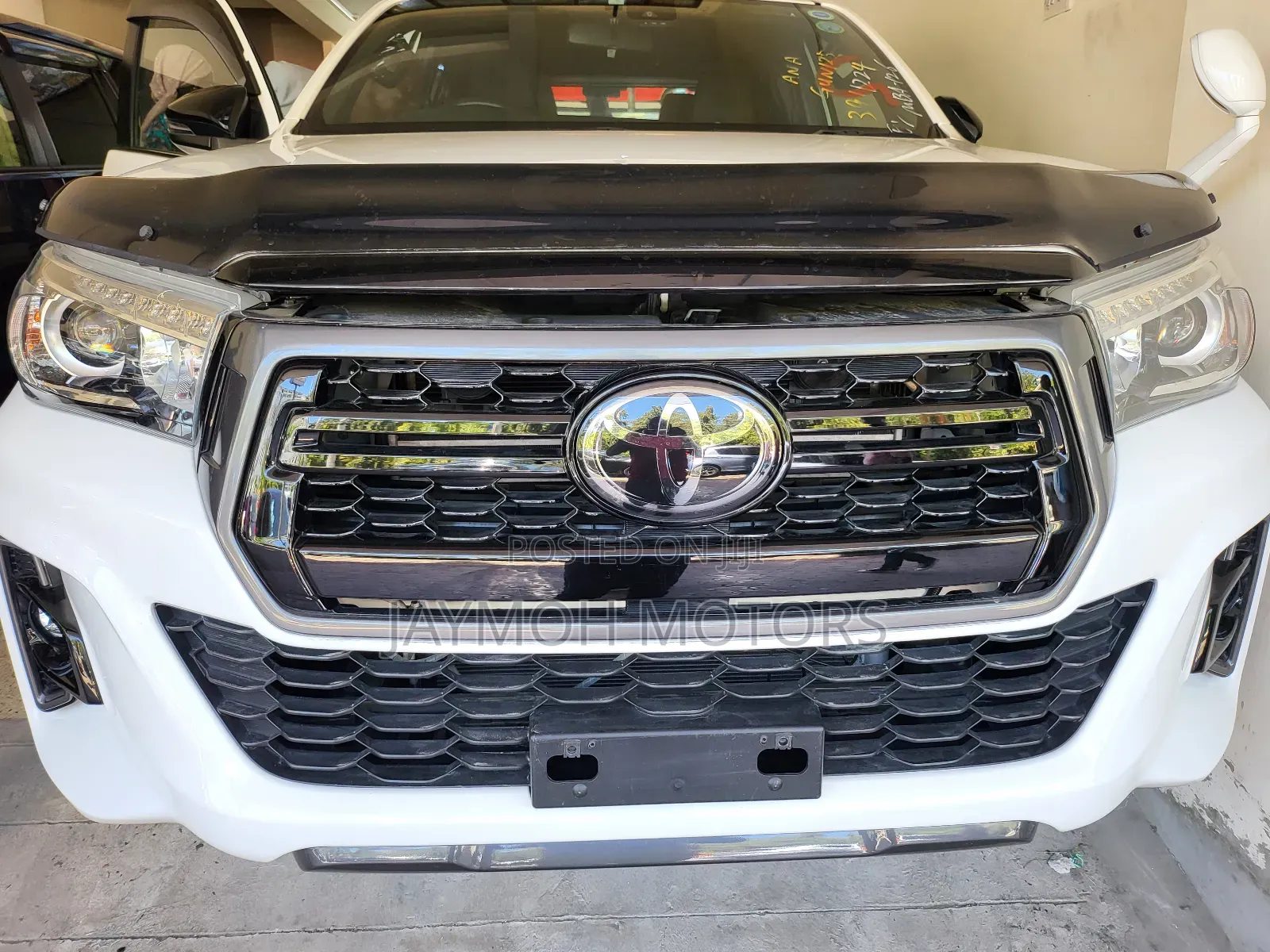 Toyota Hilux 2020 White