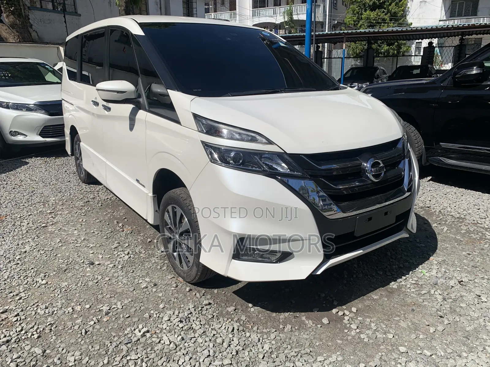 Nissan Serena 2017 Off white
